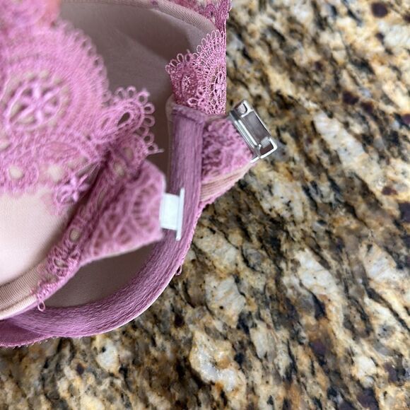 2/$20 Victoria’s Secret Underwire Bras Size 32DD - Picture 9 of 9